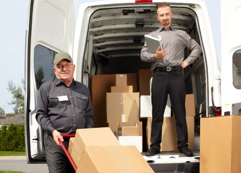 Planning a moving day with removal truck hire in Twickenham