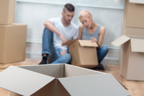 Professional man with a van in Twickenham handling local moves