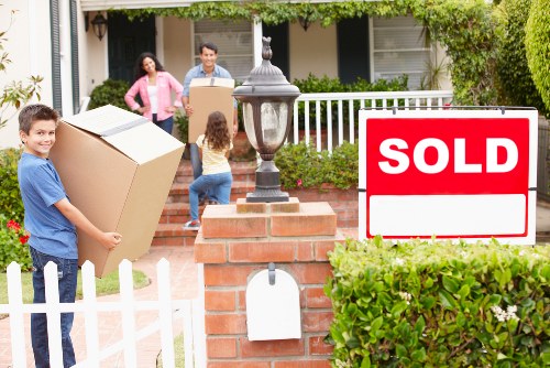 Residential moving truck service in Twickenham